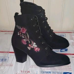 Floral Embroidered Booties
